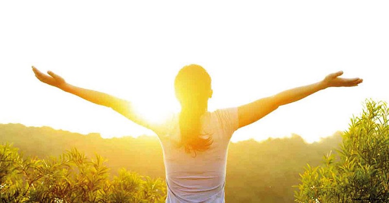 Tiếp xúc với ánh nắng mặt trời có thể giúp cơ thể hấp thụ vitamin D
