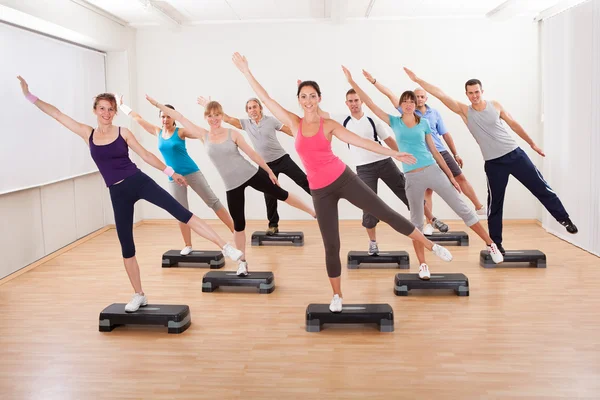 Các bài tập thể dục nhịp điệu (aerobics) rất tốt cho sức khỏe tim mạch