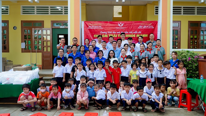 Chương trình tầm soát tim bẩm sinh miễn phí “Cho em trái tim khỏe mạnh” tổ chức tại xã Tân Phước, huyện Lai Vung, tỉnh Đồng Tháp vào ngày 7/10 vừa qua